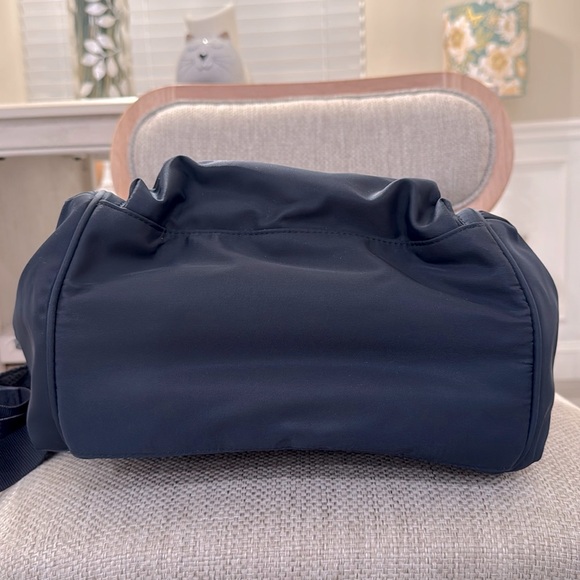 NWT Baggallini Soho Navy Blue Backpack - Picture 6 of 10